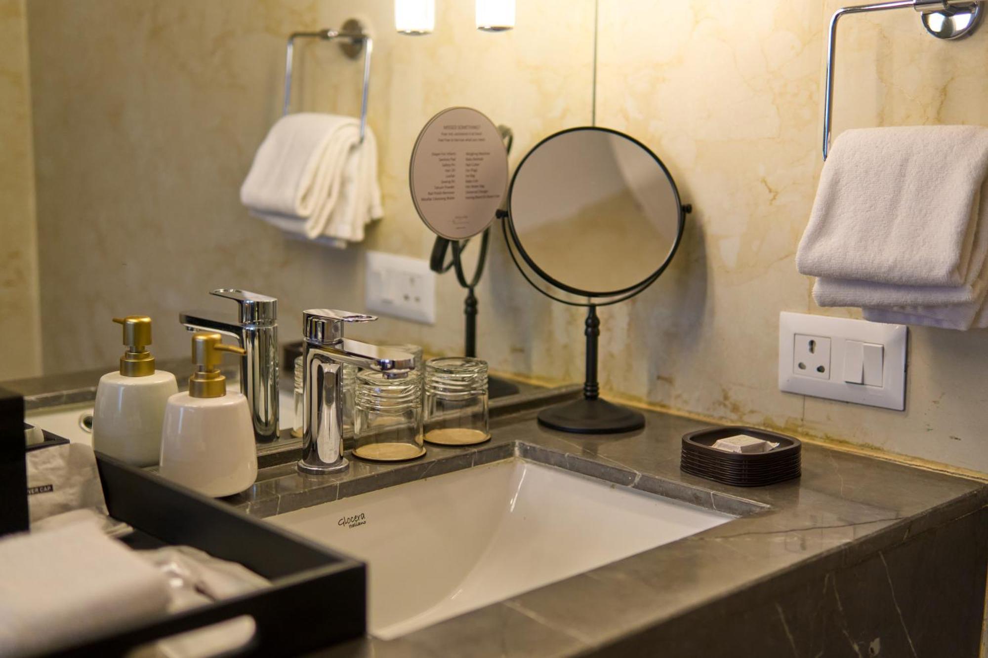 Shulem Boutique Hotel Dimāpur Zewnętrze zdjęcie