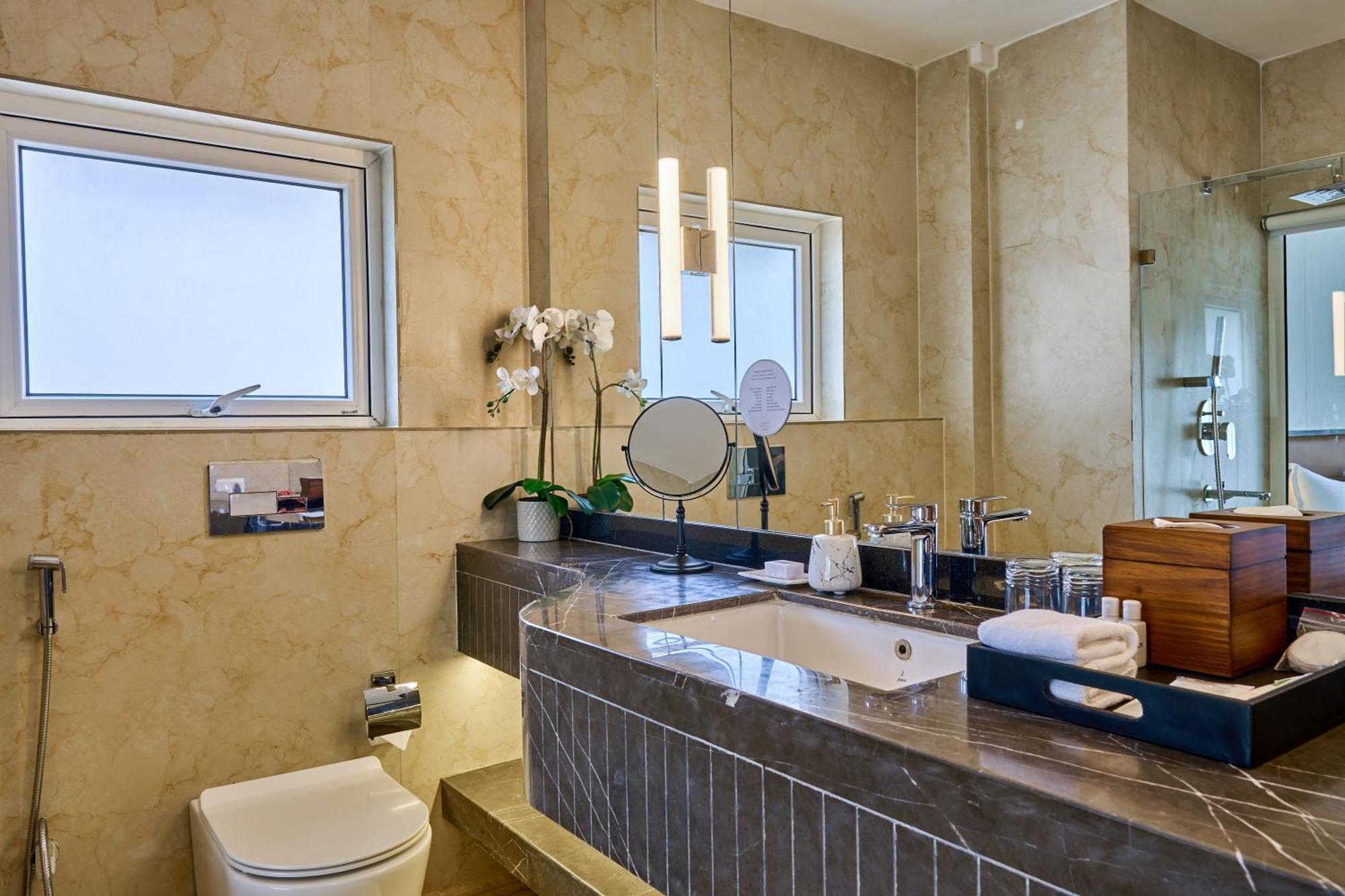 Shulem Boutique Hotel Dimāpur Zewnętrze zdjęcie